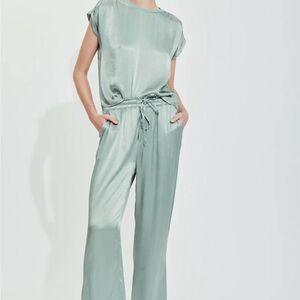 MELISSA NEPTON Navy Jogger Pants & V-Neck Top Set